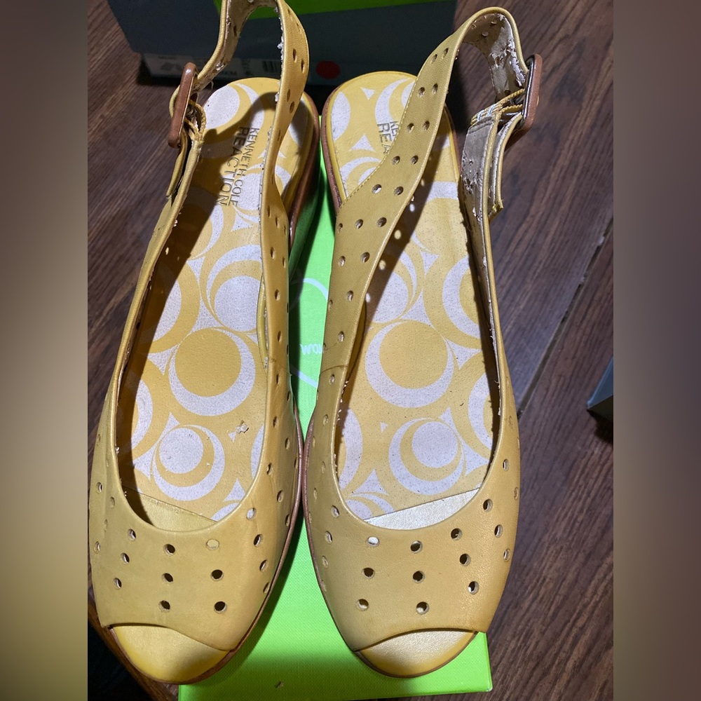 KENETH COLE SIZE 8 1/2